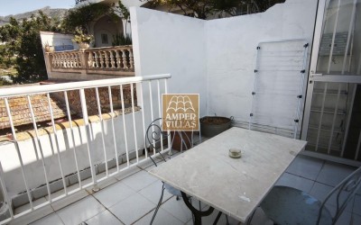 A village house in Altea la Vella on 2 floors with several terraces.